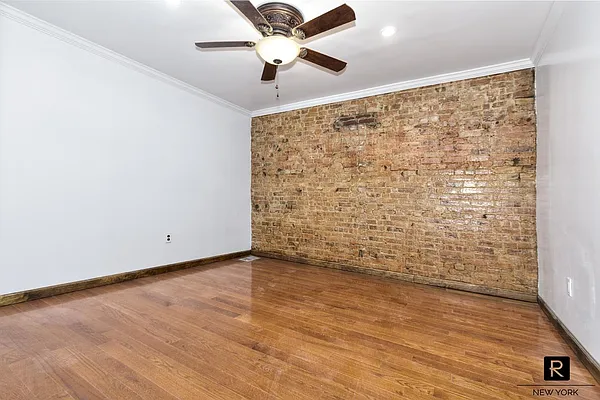 Rented by R New York | media 24