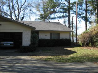 1412 Cross Lake Cir, Shreveport, LA 71109