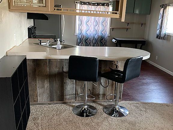 breakfast bar