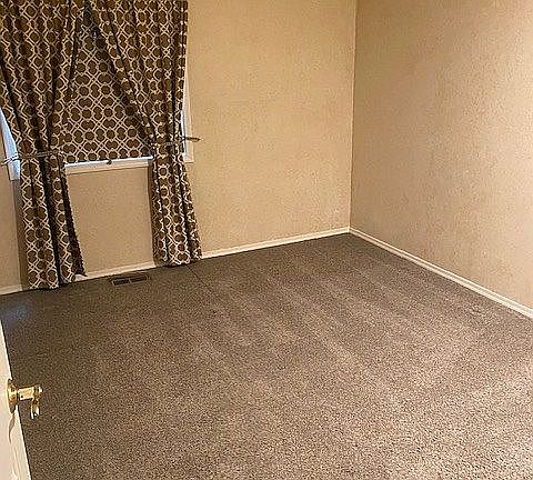 5th image of 404 NW 46th St