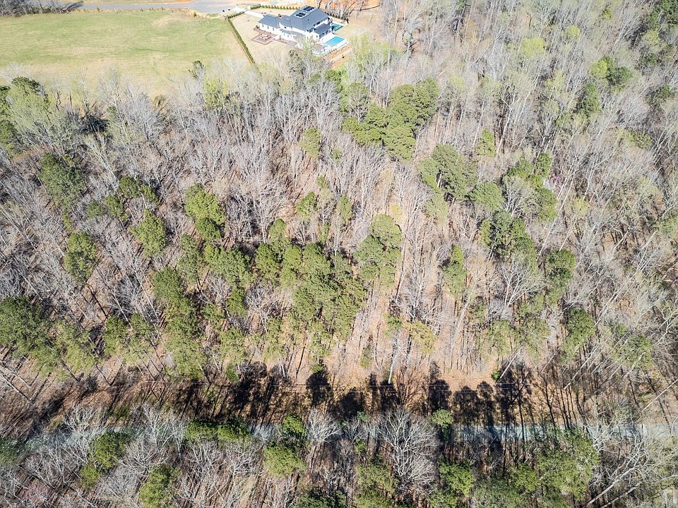 2nd image of 1411 Twisted Oak Dr