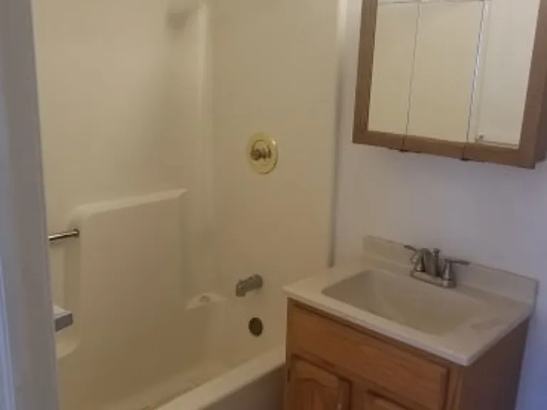 227 W Wapello St — Photo 24