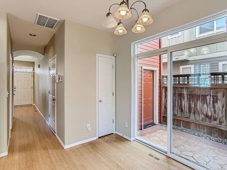 903 SE Elina Ave — Photo 8