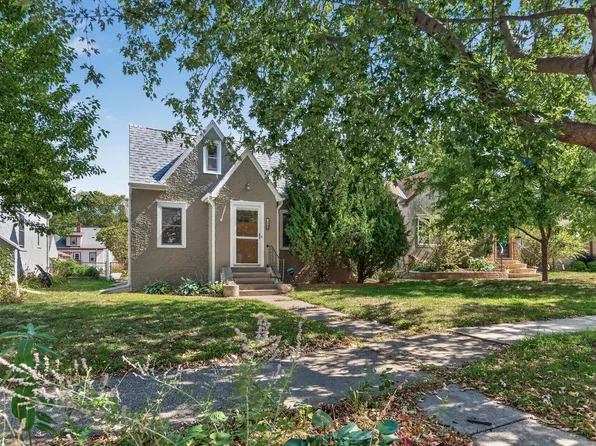 4242 Thomas Ave N, Minneapolis, MN 55412
