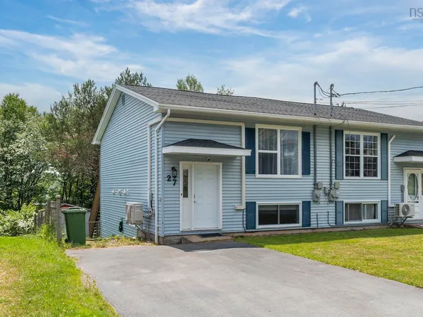 27 Florence Place Ct, Lower Sackville, NS B4C 3X3