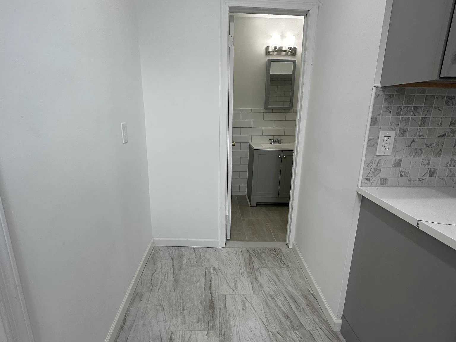 3 bed, 750 sqft, $2,300 — Photo 3