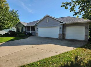 3486 Valley Woods Dr, Cherry Valley, IL 61016