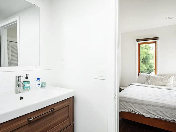 4th image of 3732 Greenfield Ave