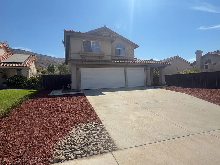 9586 Shadow Springs Dr — Photo 2