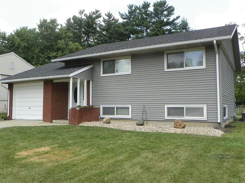 1st image of 226 Crestwood Ln