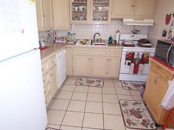 3rd image of 1579 Crestwood Ln