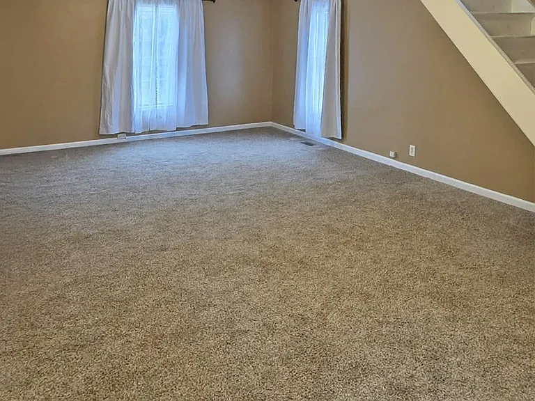 103 E Vermont St — Photo 3