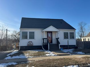 109 S 12th St, Marshalltown, IA 50158