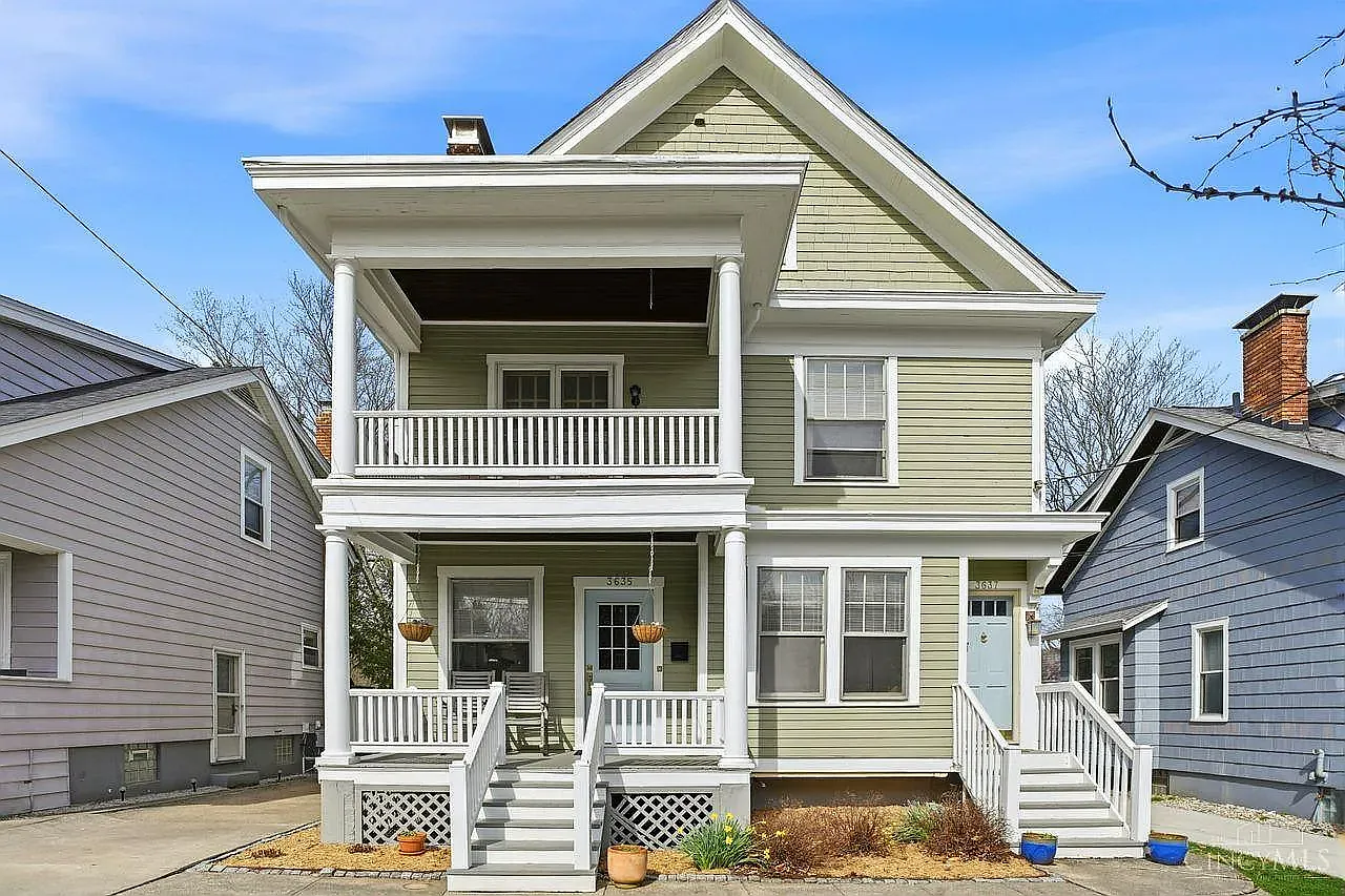 3 bed, $2,400 — Photo 1