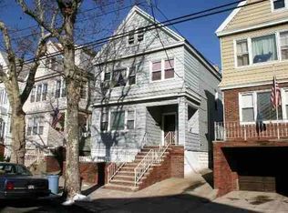 155 W 9th St #2, Bayonne, NJ 07002