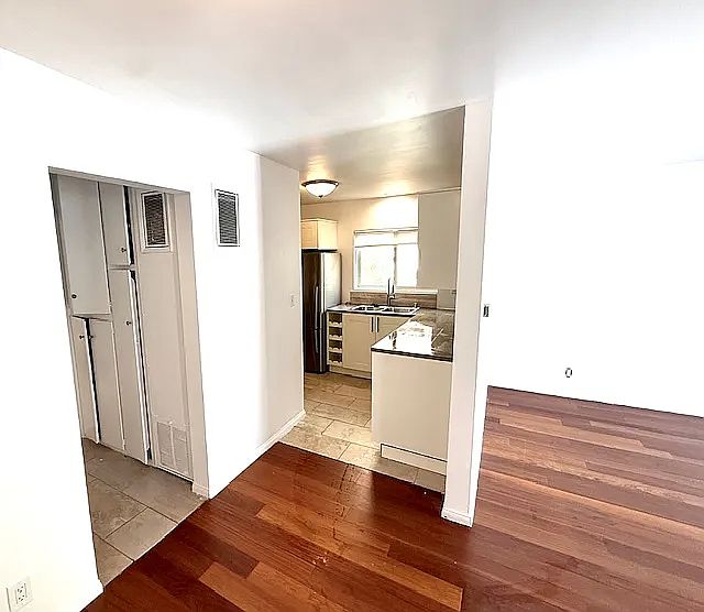1st image of 934 15th St #4