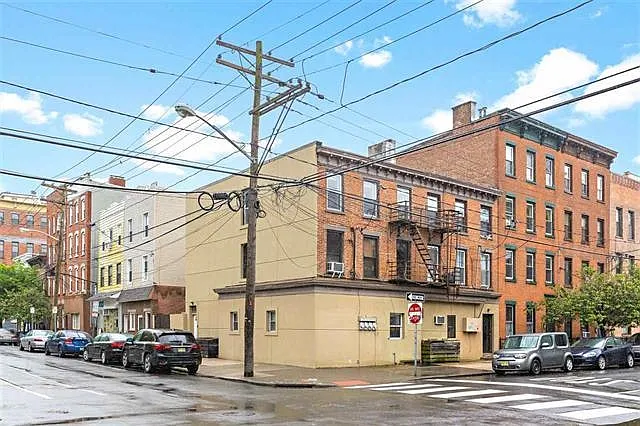 49 Coles St #1 — Photo 31