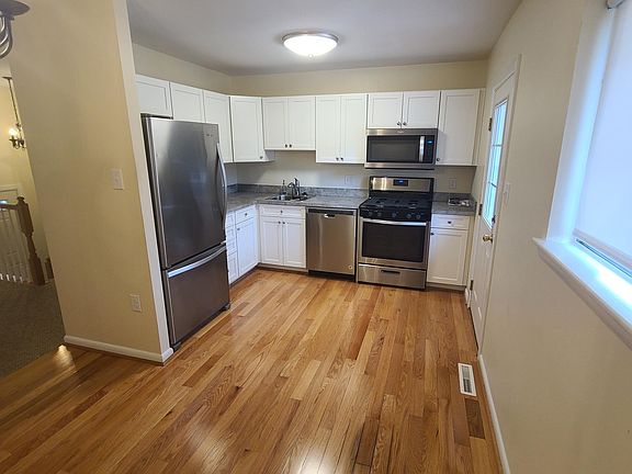 4th image of 8245 Bernard Dr S