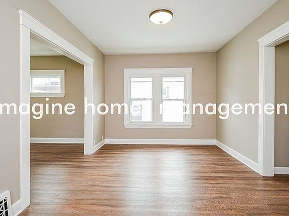 5th image of 1504 Victoria Ave
