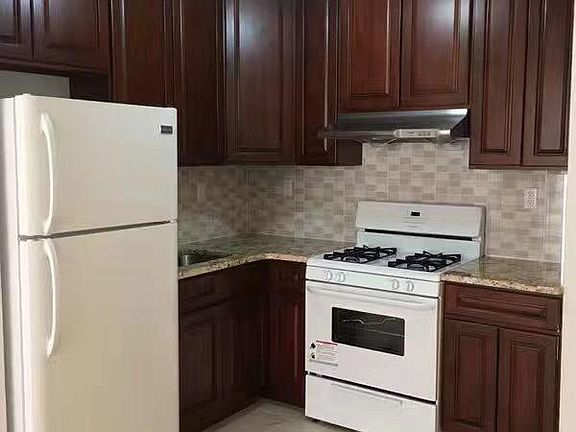 5th image of 136-21 Latimer Pl #2G
