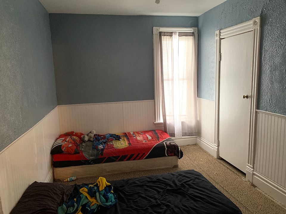 1st image of 538 Highland St SE