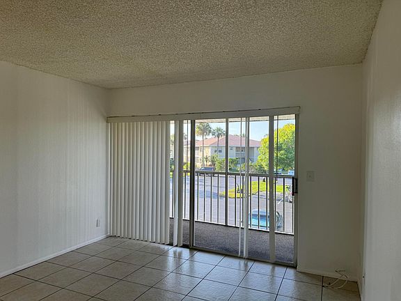 5th image of 1534 SE Royal Green Circle #203