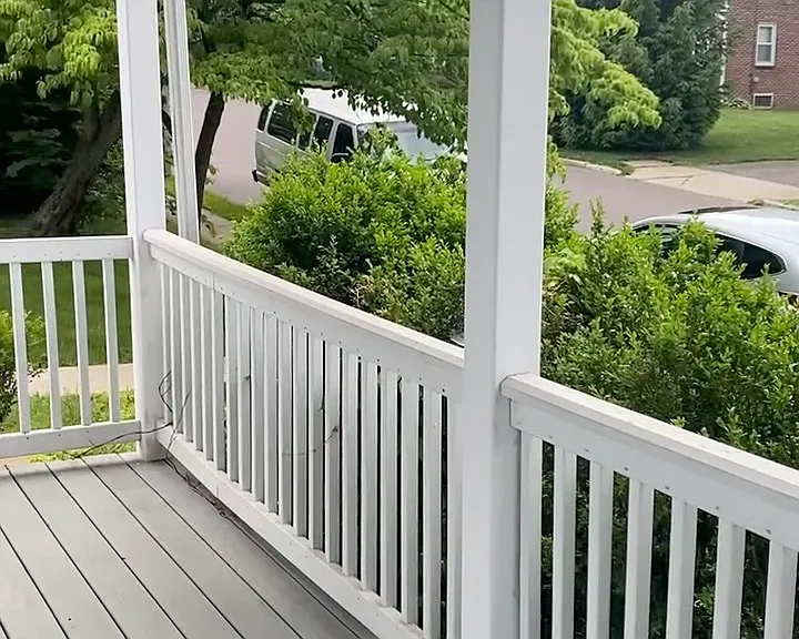 Front Wrap-around
Porch
