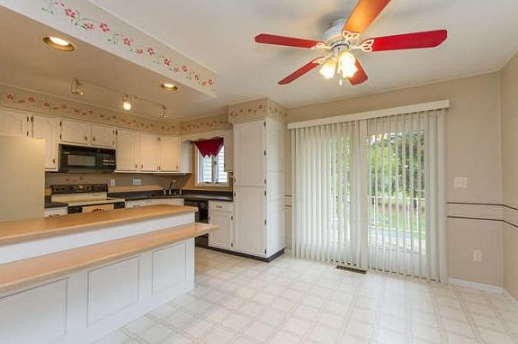 3rd image of 1324 Park Ct