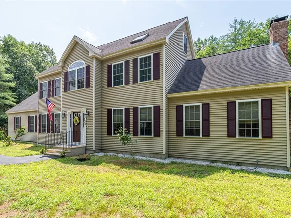 136 River Rd, Pepperell, MA 01463