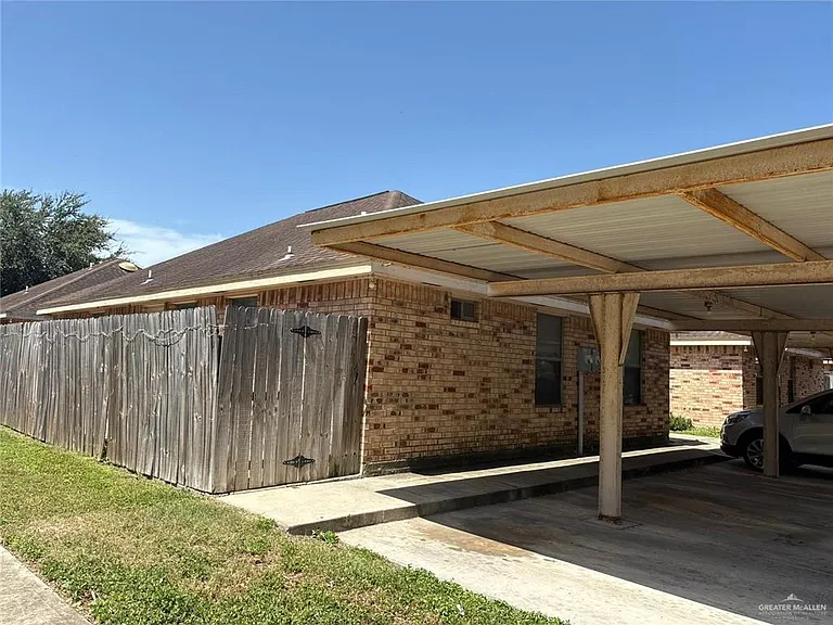 1901 W Western Dr #2 — Photo 11