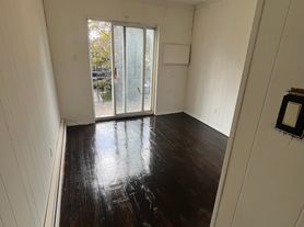 1275 E 72nd St, Brooklyn, NY