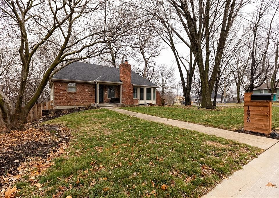 1st image of 1826 NW Woodland Rd