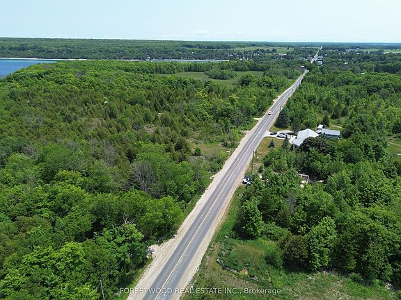3rd image of 31 Isthmus Bay Rd E