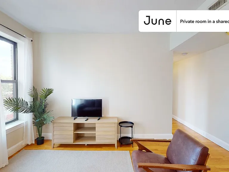 17 Highgate St #D — Photo 7