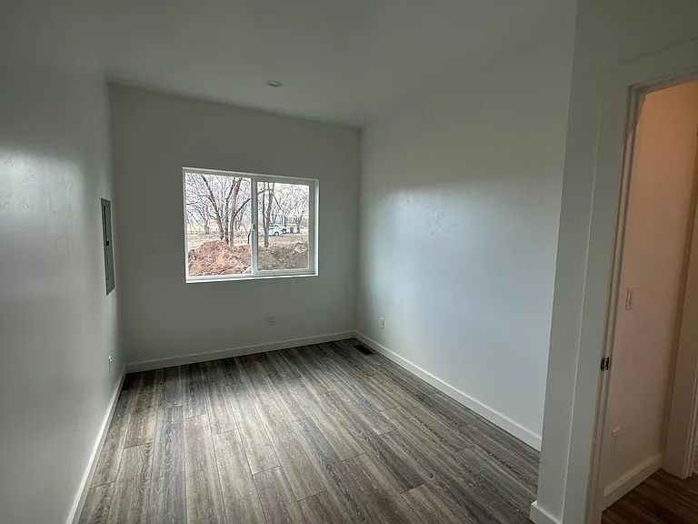 1115 E Carpenter St — Photo 9