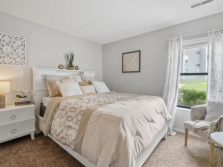 Hickory - 2 Bed / 2 Bath - 855 Sq.Ft.