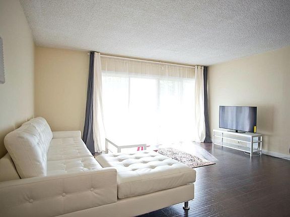 2nd image of 210 S Mentor Ave APT 3