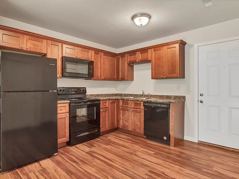 1112 Bertling St #7 — Photo 3