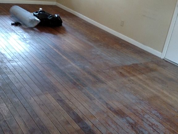 4th image of 3302 Rosewood Dr