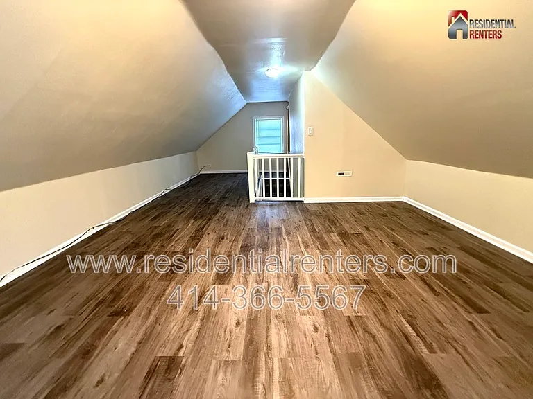 4703 N 45th St — Photo 12