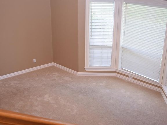 5th image of 624 Timbercrest Cir