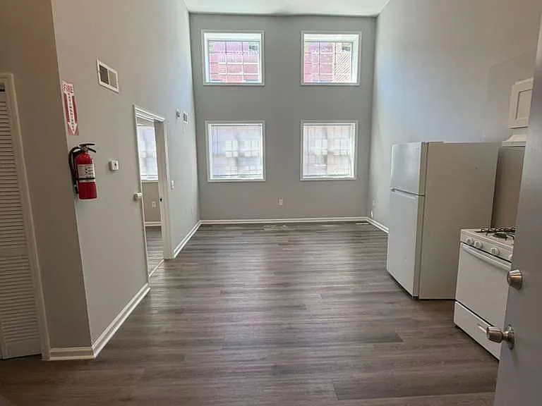 194 21st Ave #210 — Photo 2