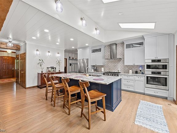 4th image of 11555 Robin Wood Ln