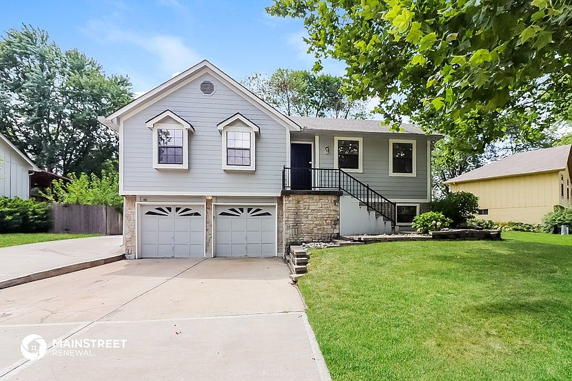 1st image of 1216 NE Birchwood Dr