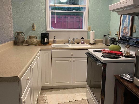 5th image of 913 Madeline Ave #A