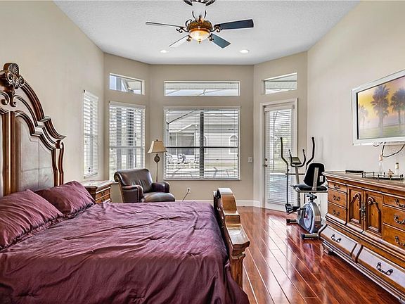 3rd image of 17919 Camargo Ln
