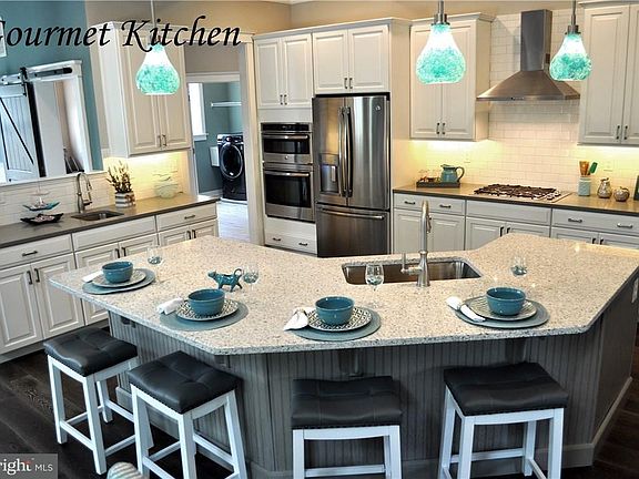 3rd image of 22542 Arbor Cir