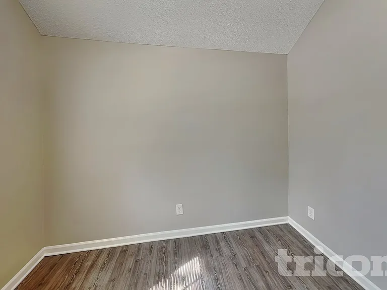 8820 Kismet Dr — Photo 11