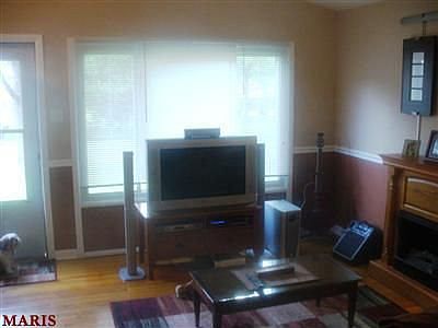 3rd image of 10202 Carlyle Ave