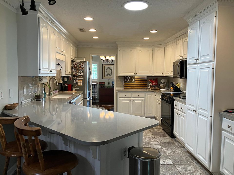 1st image of 2362 Villaret Dr SW